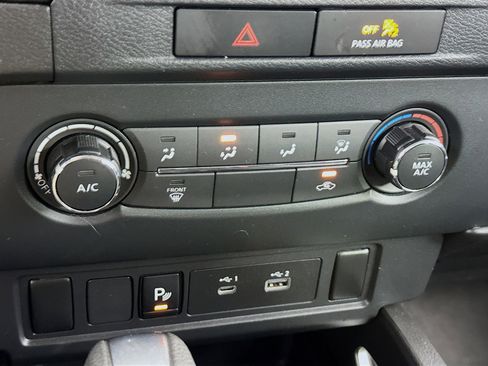 Used 2022 Nissan Frontier SV w/ Technology Package image 23