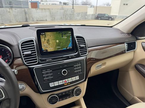 Used 2017 Mercedes-Benz GLS 450 4MATIC image 16