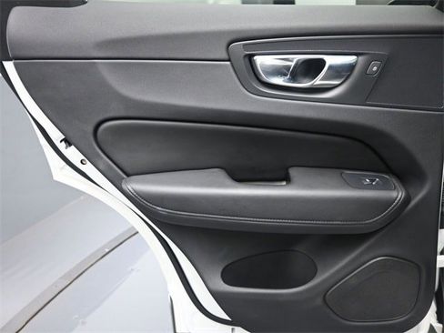 Certified 2024 Volvo XC60 B5 Core image 22