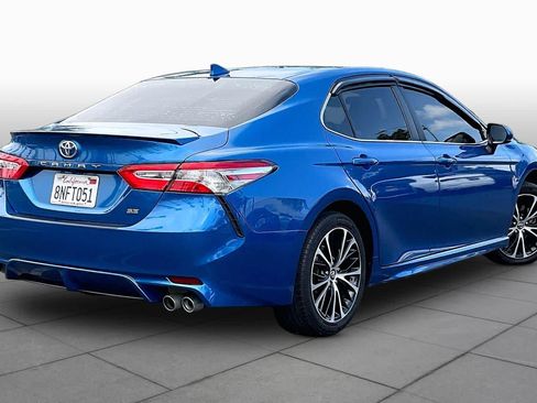 Used 2020 Toyota Camry SE w/ Carpet Mat Package FWD image 12