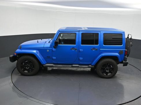 Used 2014 Jeep Wrangler Unlimited Sahara AWD/4WD image 16