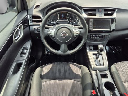 Used 2019 Nissan Sentra SV FWD image 13