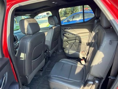 Used 2022 Chevrolet Traverse LT w/ LT Premium Package AWD/4WD image 13