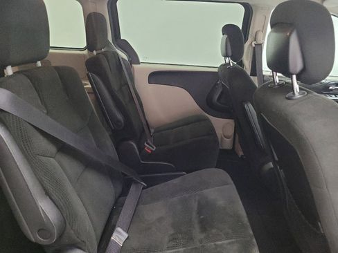 Used 2016 Dodge Grand Caravan SXT FWD image 19