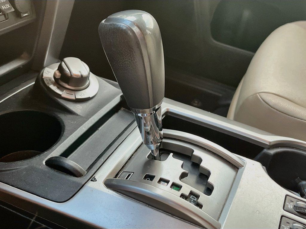 Used 2018 Toyota 4Runner SR5 Premium AWD/4WD image 17