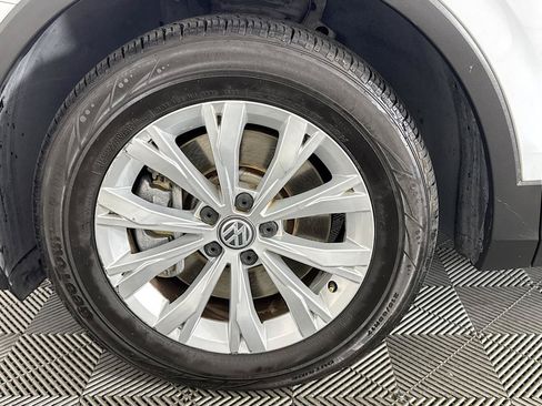 Used 2019 Volkswagen Tiguan SE w/ 3rd Row Seat Package AWD/4WD image 37