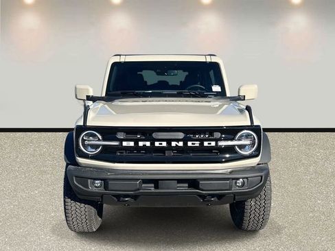 New 2025 Ford Bronco Outer Banks w/ Sasquatch Package AWD/4WD image 10