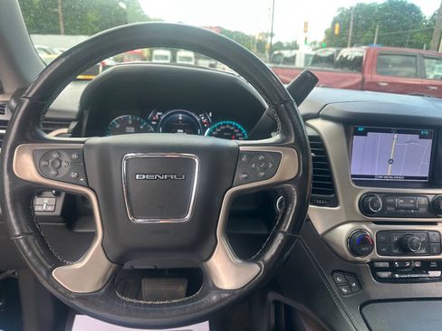 Used 2018 GMC Yukon XL Denali w/ Denali Ultimate Package AWD/4WD image 11