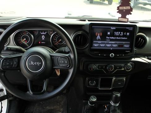 Used 2021 Jeep Gladiator Sport AWD/4WD image 23