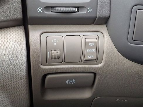 Used 2008 Kia Sedona EX image 24