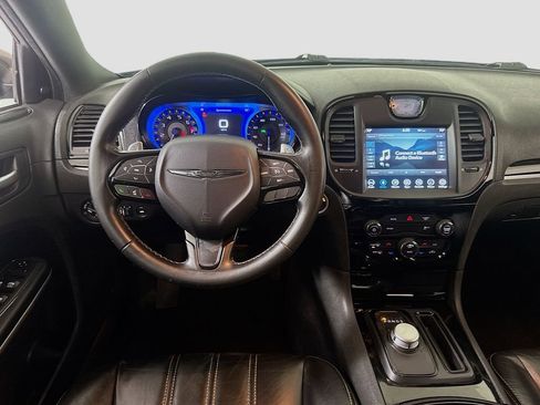 Used 2019 Chrysler 300 S image 23