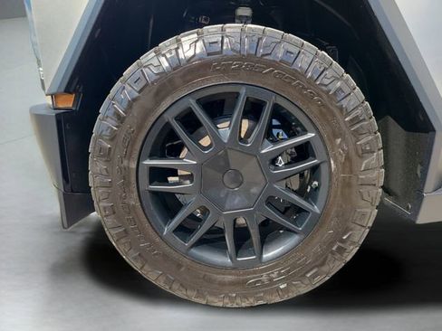 Used 2024 Tesla Cybertruck Cyberbeast AWD/4WD image 7