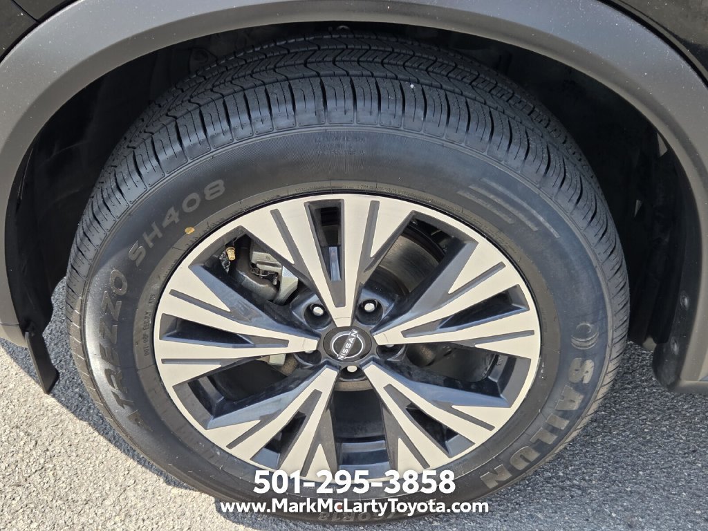 Used 2023 Nissan Rogue SV FWD image 16