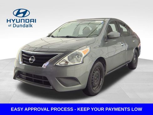 Used 2019 Nissan Versa SV FWD image 1