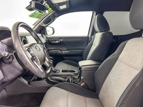 Used 2023 Toyota Tacoma TRD Sport image 18