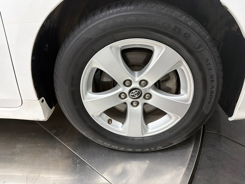 Used 2019 Toyota Sienna LE FWD image 9