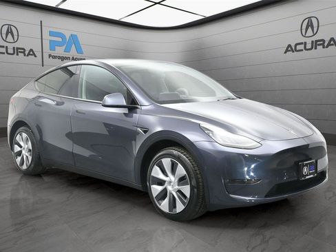Used 2023 Tesla Model Y Long Range image 24