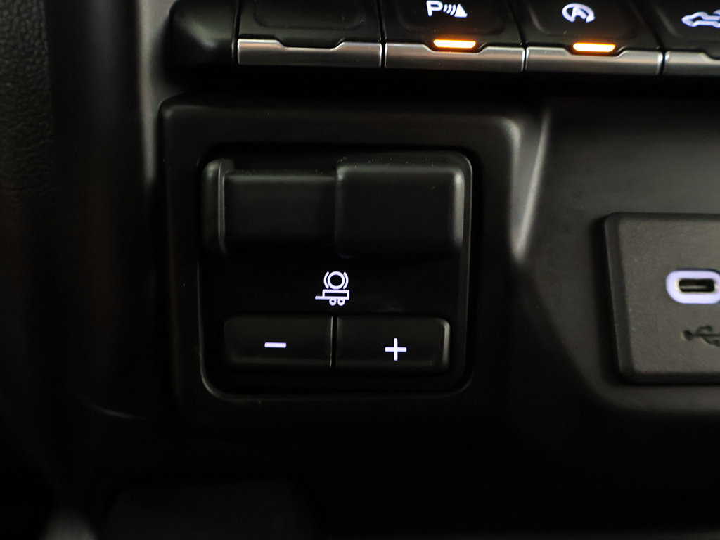 Used 2021 Chevrolet Silverado 1500 LT Trail Boss w/ Convenience Package II AWD/4WD image 47