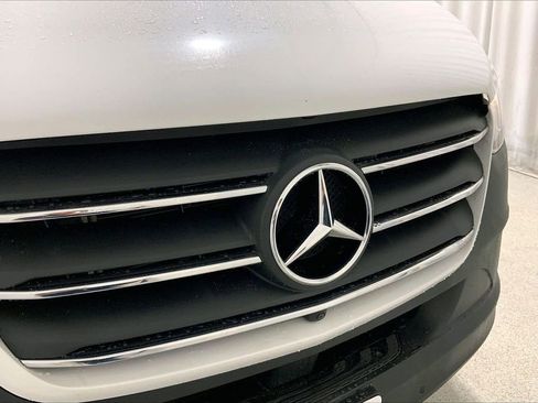 Used 2023 Mercedes-Benz Sprinter 2500 image 7