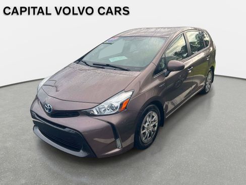 Used 2017 Toyota Prius V Four FWD image 1