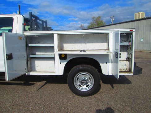 Used 2019 Ford F250 XL w/ Power Equipment Group AWD/4WD image 9