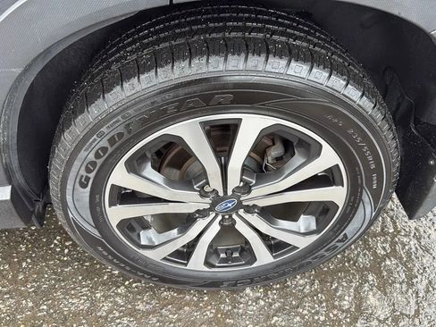 Used 2020 Subaru Forester Limited image 9