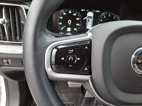 Certified 2022 Volvo S60 B5 R-Design image 16