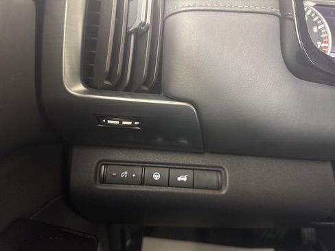 Used 2025 Nissan Pathfinder SL w/ SL Premium Package image 22