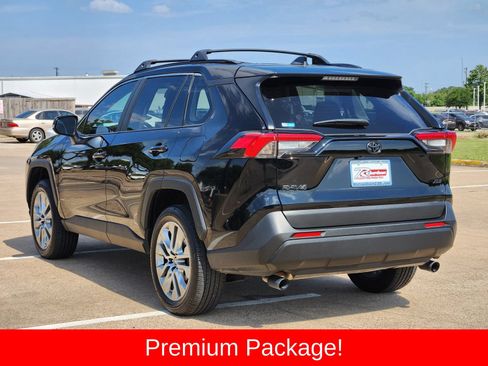 Used 2025 Toyota RAV4 XLE Premium FWD image 4