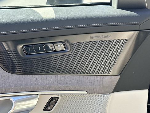New 2026 Volvo XC90 B6 Ultra w/ Lounge Package image 12