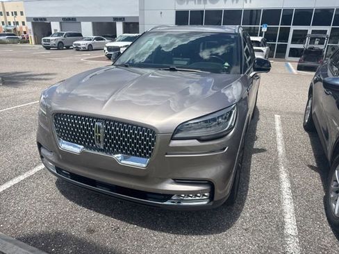 Used 2021 Lincoln Aviator Reserve w/ Equipment Group 201A AWD/4WD image 3