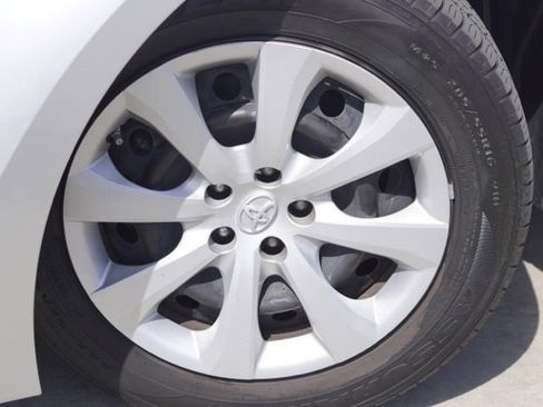 Certified 2022 Toyota Corolla LE w/ Carpet Mat Package (TMS) FWD image 11