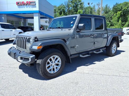 Used 2023 Jeep Gladiator Sport AWD/4WD image 8