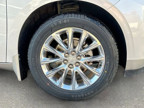 Used 2020 Buick Enclave Premium w/ Sun and Sites Package image 34