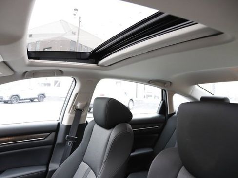 Used 2018 Honda Accord EX image 13