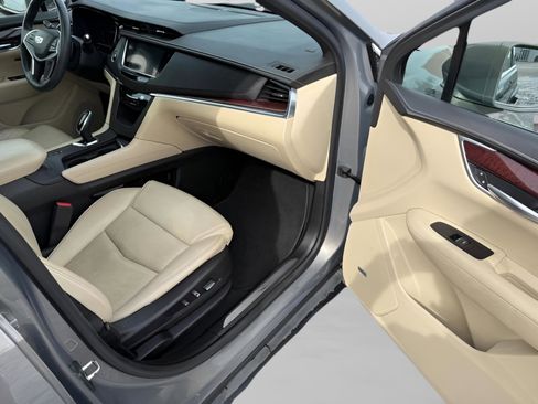 Used 2017 Cadillac XT5 Luxury image 17
