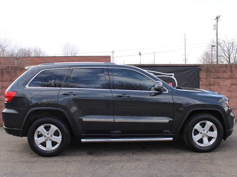 Used 2011 Jeep Grand Cherokee Laredo AWD/4WD image 5
