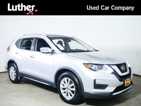 Used 2019 Nissan Rogue SV image 1