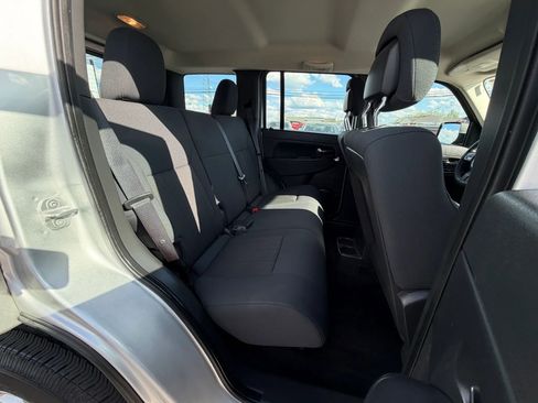 Used 2011 Jeep Liberty Sport AWD/4WD image 11