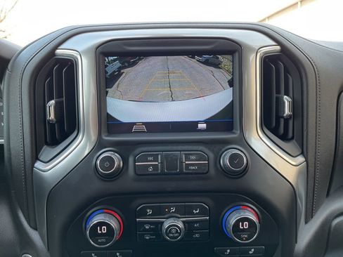 Used 2022 Chevrolet Silverado 1500 LT AWD/4WD image 36