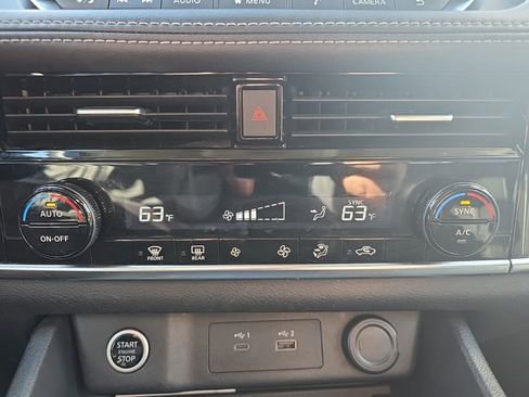 Used 2021 Nissan Rogue SV image 29