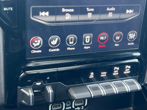 Used 2020 RAM 1500 Laramie w/ Sport Appearance Package image 19