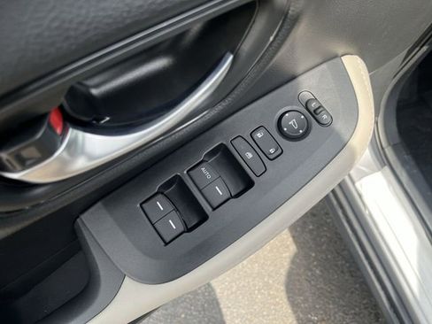 New 2026 Honda HR-V LX image 17