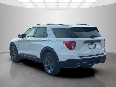 Used 2023 Ford Explorer XLT w/ Equipment Group 202A AWD/4WD image 5
