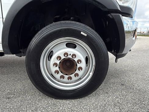 Used 2018 RAM 4500 Tradesman w/ Chrome Appearance Group image 16