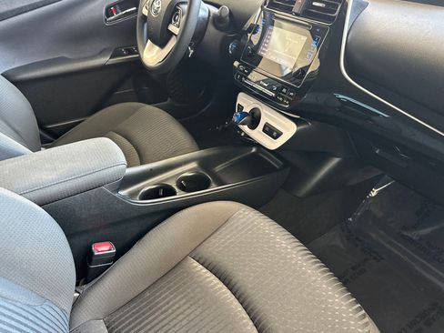 Used 2017 Toyota Prius Two w/ Carpet Mat Package FWD image 17