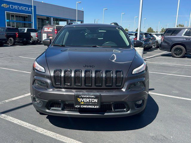 Used 2016 Jeep Cherokee Latitude AWD/4WD image 11