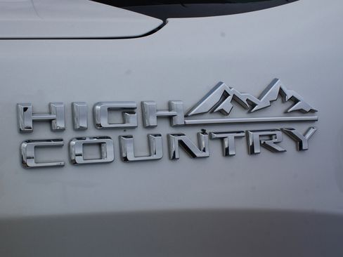 Used 2021 Chevrolet Silverado 1500 High Country image 18