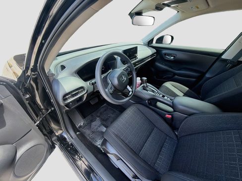 Certified 2025 Honda HR-V LX image 9