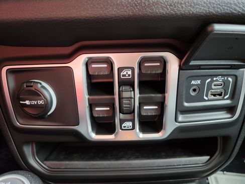 New 2025 Jeep Wrangler Sport S image 28